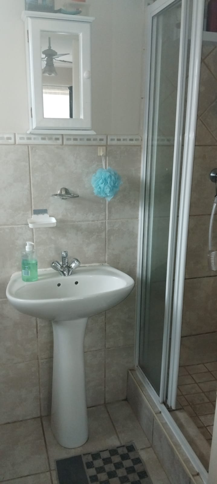 To Let 3 Bedroom Property for Rent in Island View Western Cape